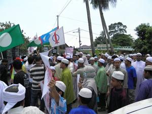 pas protest surau land taken to made road in melaka