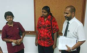 r gunasegaran death in custody 261010 selvachandran  krishnan's  wife saraswathy  subramaniam 02