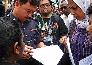 bukit aman protest against selvachandran arrest 301010 hand in memo to police