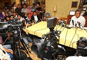 zaid ibrahim pc 091110 zaid in front of media