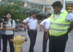 cake party in klcc 161110 guards