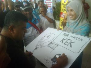 zunar draw cartoon for nurul izzah pkr agm