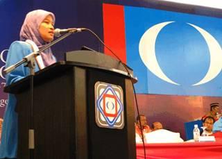 pkr convention 281110 wanita delegate nurin aina