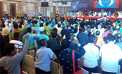 pkr congress 271110 standing ovation for anwar fariz musa