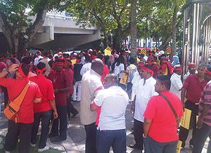 selangor protest against syabas 20101205 supporters 02