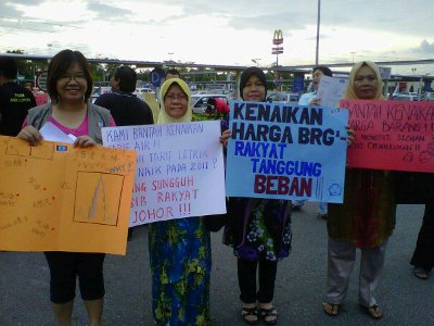 batu pahat price hike demo 241210 03