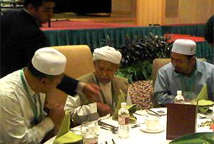 nik aziz meeting with bloggers in kualal lumpur 151101 03