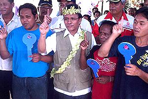 tenang by election shafie apdal with house receivers 220111 front