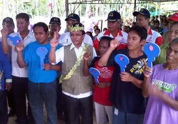 Tenang - Shafie Apdal with house receivers