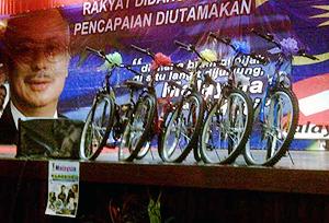 tenang by election 1 malaysia dinner 290111 bicycle