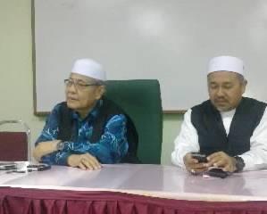 Kedah MB azizan (left) PC after PAS Kedah Youth gathering