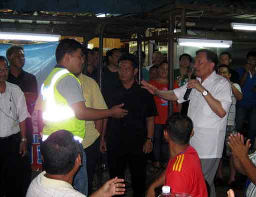 anwar ceramah disrupted by cops swak