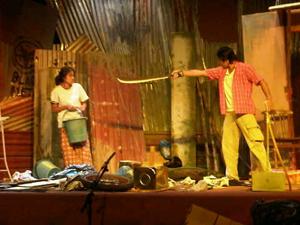 teater tanah bernanah