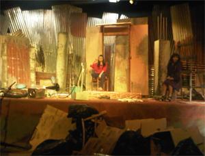 teater tanah bernanah