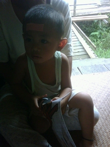 sarawak poll kampung sungai pinang 100411 iban boy