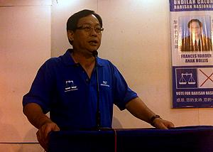 sarawak election bn sri aman dinner 120411 supp simanggang candidate francis harden hollis