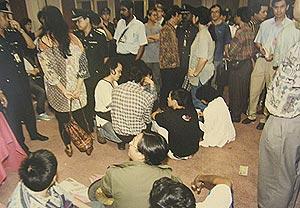 apcet ii hearing mob photos 100306 sit down