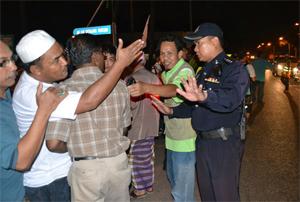 anwar ibrahim, ceramah pandi kutty, melaka, disrupt by police