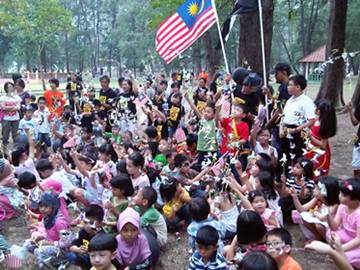 stop lynas save malaysia group fathers day gathering 190611 02