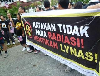 anti lynas bukit perlindung solidarity walk 260611 anti lynas banner