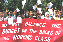 parliament mtuc fuel price hike protest 270306