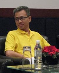 ukec forum 300711 tony pua in yellow shirt