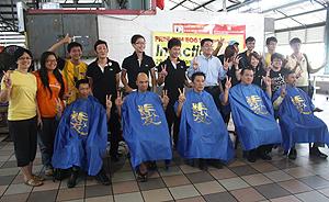 penang hari shaving protest 300711 group photo before shave