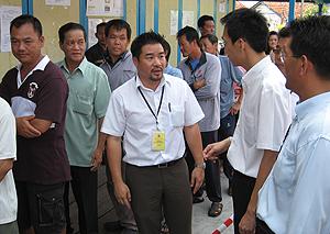 pulau ketam village head election 310711 ean yong visiting