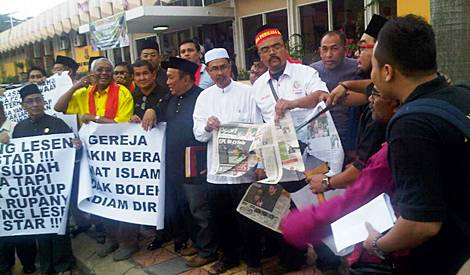 perkasa burn the star 140811 big pix 2