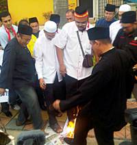 perkasa burn the star 140811 2