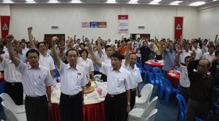 gerakan night 200811 crowd  energised story image
