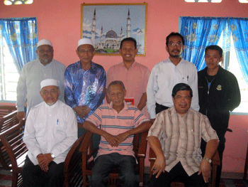 johor pas youth visit mat indera brother johan shah 060911 mohamad mat sabu