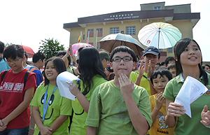protest in chee wen chinese school 040911 05