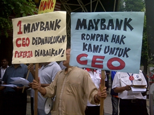nube protest against maybank 090911 picketers story image