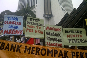 nube protest against maybank 090911 maybank backdrop front image