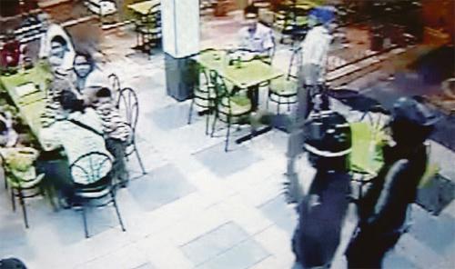 robbery at mamak restaurant shah alam