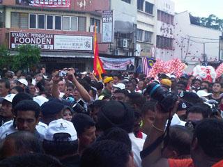 najib in rawang, crowd