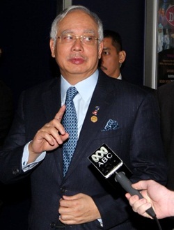 najib abdul razak in perth chogm 1