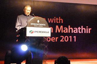 perodua tea time with mahathir function 271011 03