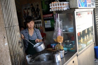 noodle shop in chinatown 1