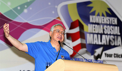 Najib tells BN cyber activists to go on the attack