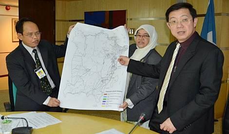 lim guan eng press conference on bicycle lane 251111 big