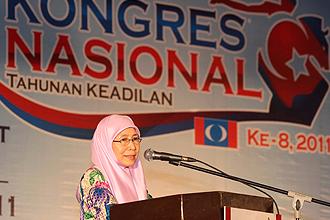 pkr congress 2011 261111 wan azizah 03