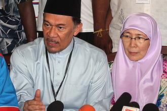 pkr congress 2011 261111 anwar pc 02
