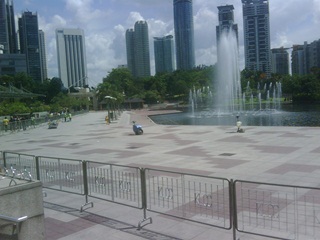 flashmob klcc empty park for cleaning