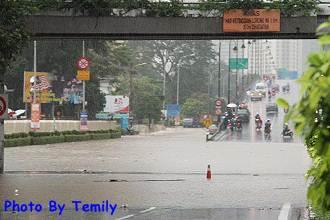 kuala lumpur jalan tun razak flood 131211 08