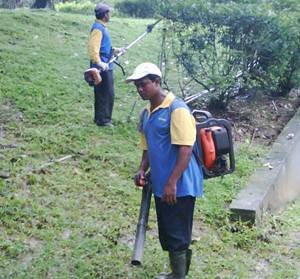 KLCC gardeners disrupt gathering