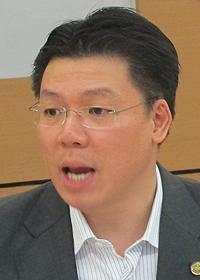 sinchew ipoh reporter injured 181211 nga kor ming