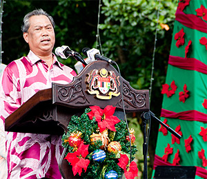 christmas school 261211 muhyiddin