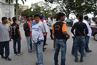 adam adli visit penang 291211 looking for white van and adam